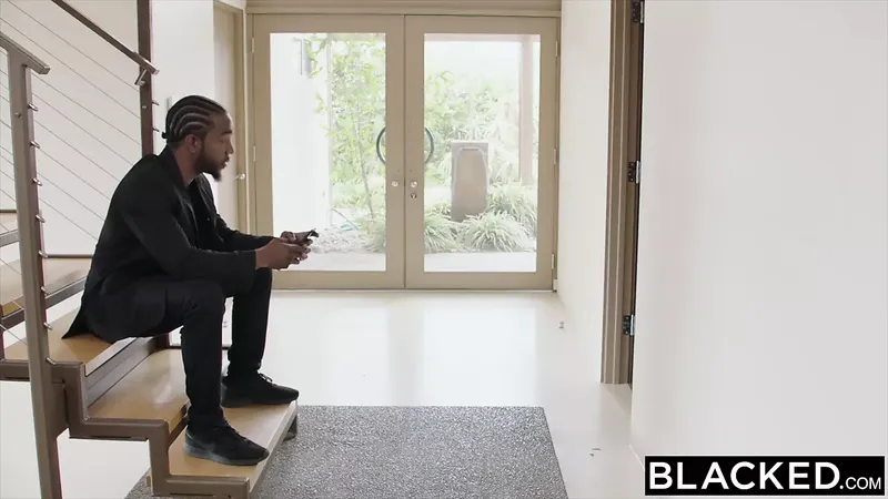 Blacked – 當妻子不在的時候，旁邊的小雞出來了