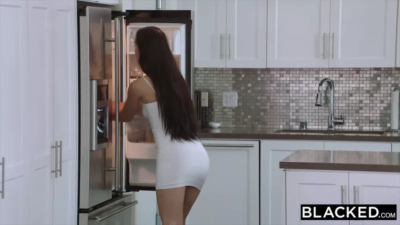 塗黑的兩個青少年被怪物黑色的公雞中出