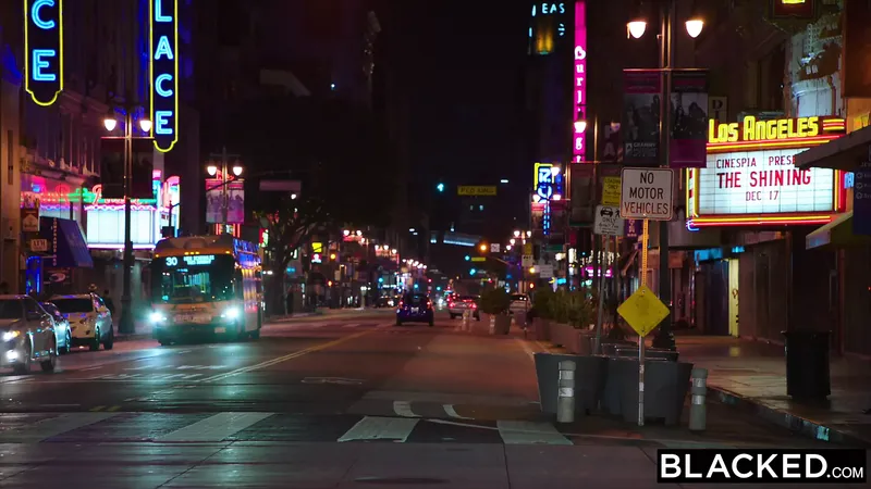 黑有錢的妻子需要一個英國廣播公司來滿足她的性…