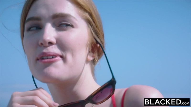 塗黑她的白人男友不知道她有什麼……