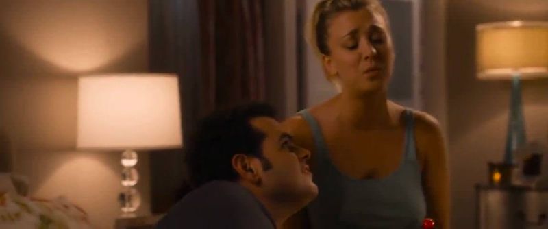 Kaley Cuoco Braless 在 2015 年的結婚戒指：色情 5f