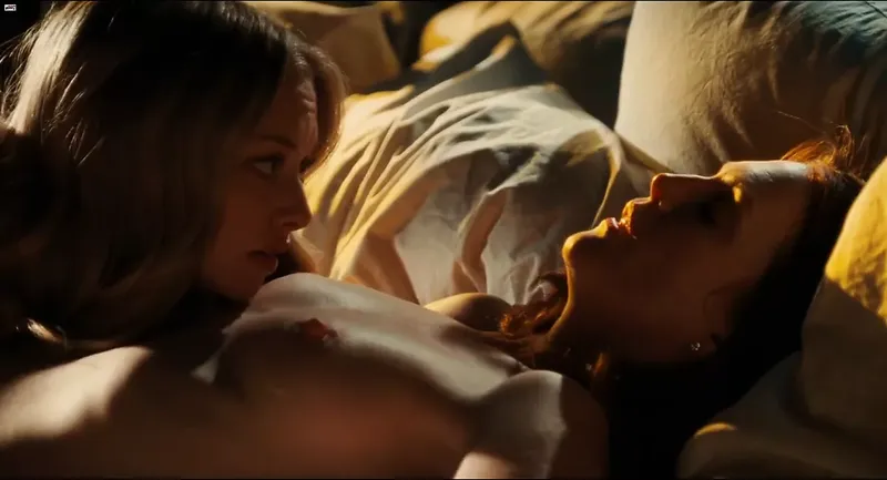 Julianne Moore Amanda Seyfried – Chloe 2009: Free Porn 4c