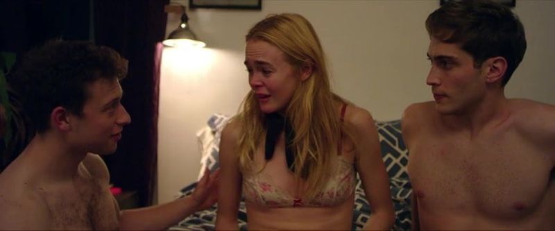 伊莎貝爾切斯特 – 三人行 2018, 色情 84: