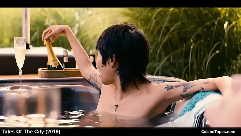 芭芭拉·加里克·艾倫·佩奇勞拉·琳妮·梅·洪裸體