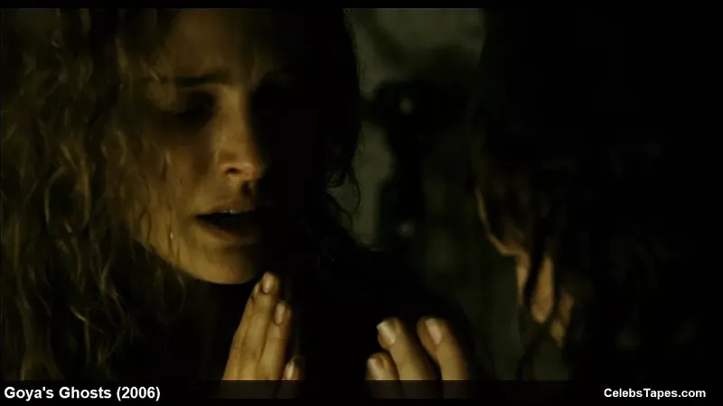 娜塔莉波特曼所有裸體和粗暴的電影場景：色情 3a