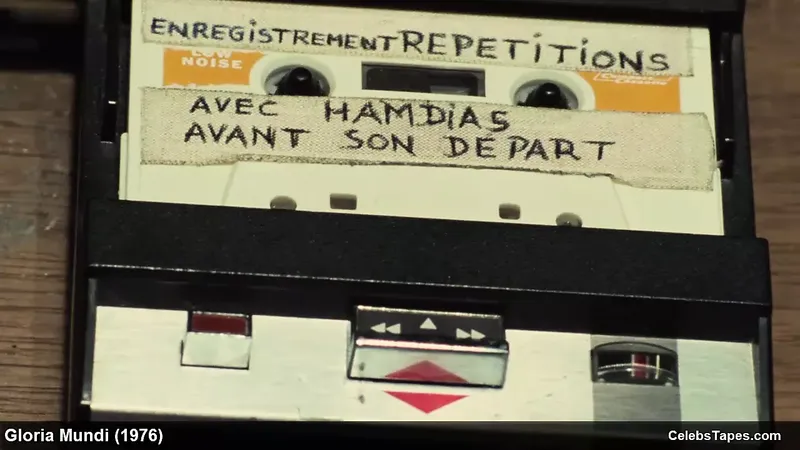 奧爾加卡拉托斯正面裸體和頑皮的電影場景：色情 13