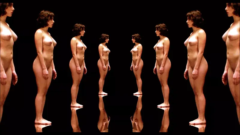 Sekushilover – 名人裸體致敬斯嘉麗約翰遜…