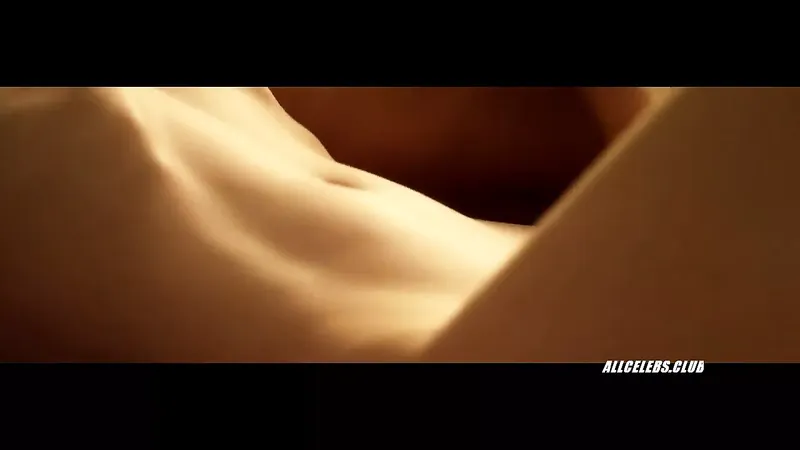 Sharon Hinnendael 和 Jill Evyn 在《愛情的解剖》中…