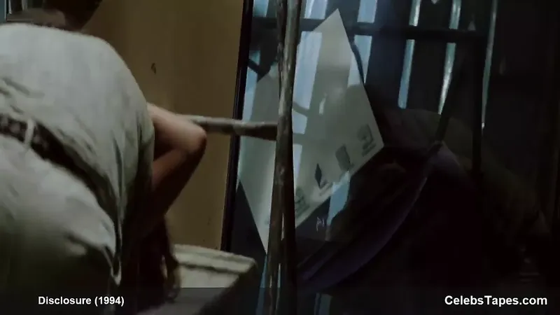 豐滿的黛米摩爾 – 口交和性感的披露……