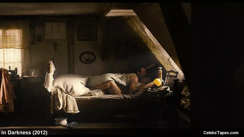 Agnieszka Grochowska & Kinga Preis 裸體和熱性…