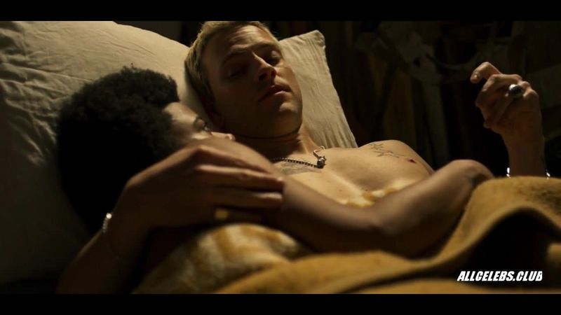 Lorena Cesarini 在 Suburra – S01e04，免費色情 8e: