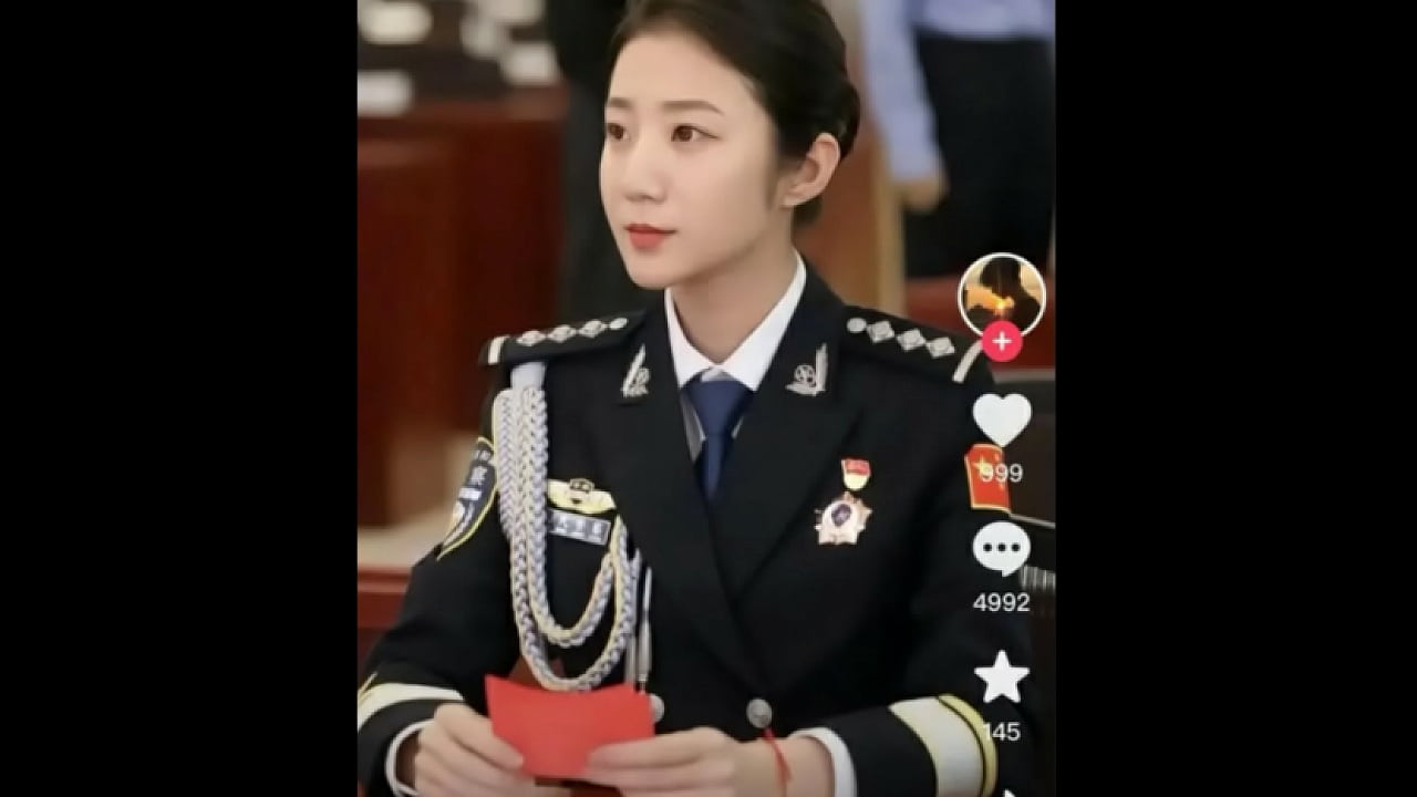 與中國最美女警張津瑜的激情床戲